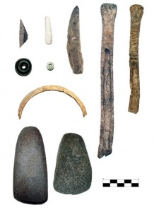 Materiales-recuperados-en-el-yacimiento-del-Alto-del-Reinoso.-Imagen-cortesia-de-Manuel-Rojo-Guerra.jpg_116525993