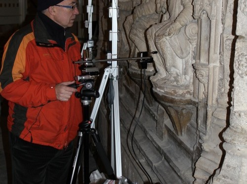 Científicos de la UVa analizan la degradación de las esculturas de piedra del trasaltar de la Catedral de Burgos
